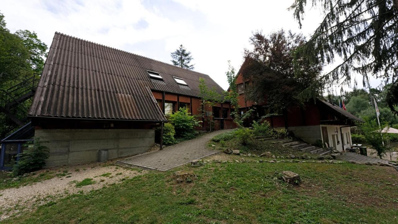 Delémont Youth Hostel Exterior foto